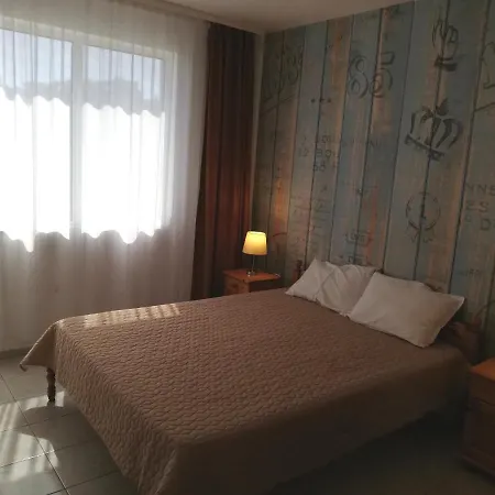 Panorama-Apartmany Chantall,Morski Zvuci 58,Ravda ゲストハウス