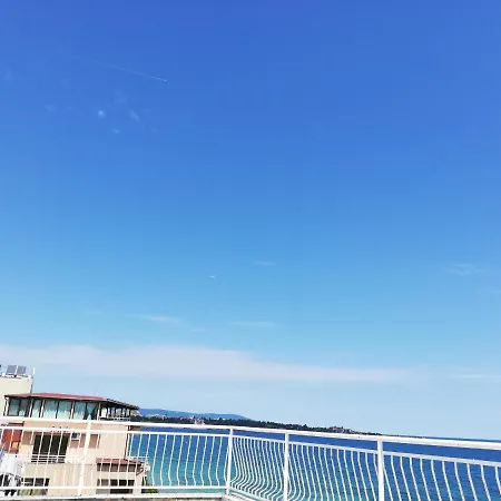 Panorama-Apartmany Chantall,Morski Zvuci 58,Ravda * ラヴダ