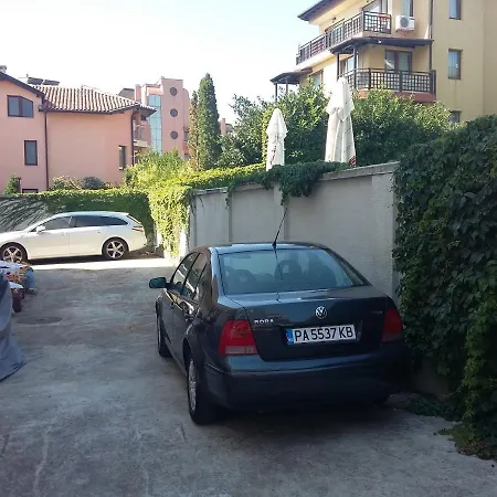 Panorama-Apartmany Chantall,Morski Zvuci 58,Ravda Guest house *