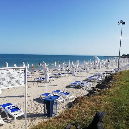 بيت ضيافة Panorama-Apartmany Chantall,Morski Zvuci 58,Ravda رافدا