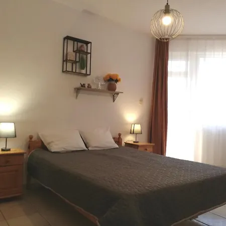 بيت ضيافة Panorama-Apartmany Chantall,Morski Zvuci 58,Ravda رافدا