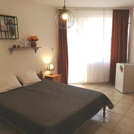 Panorama-Apartmany Chantall,Morski Zvuci 58,Ravda بيت ضيافة